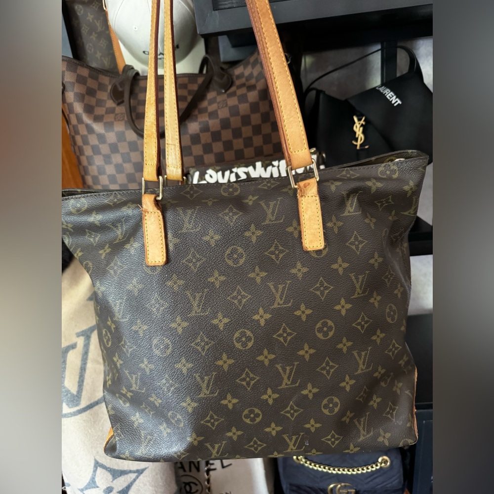 Louis Vuitton Cabas Mezzo Monogram
Tote